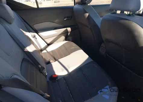 2022 Nissan Kicks Sr Xtronic Cvt z USA, uszkodzony, nr VIN 3N1CP5DV3NL529371